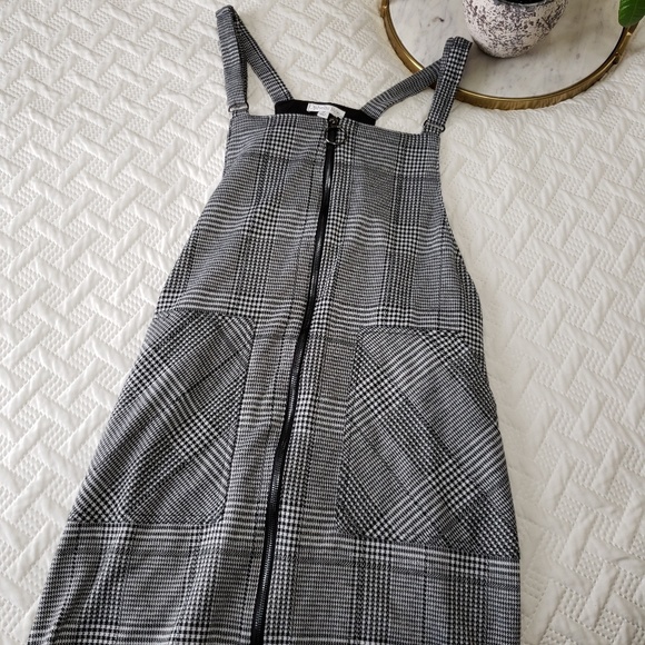 Dresses & Skirts - Zip-Up Dress